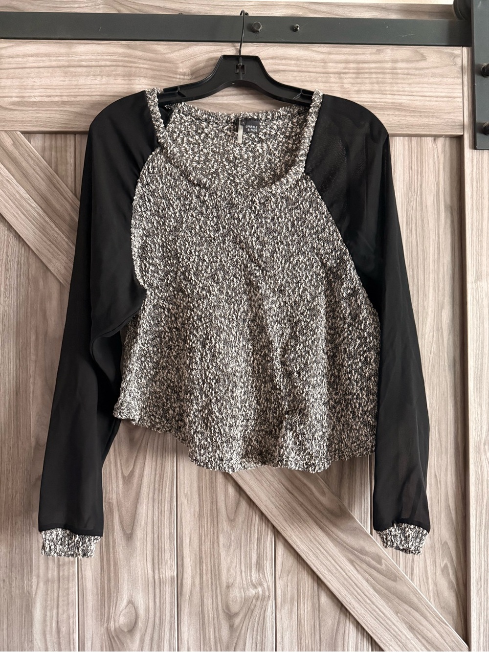 Sparkle & Fade Black Long-Sleeve Raglan Top with Textured Gray Body